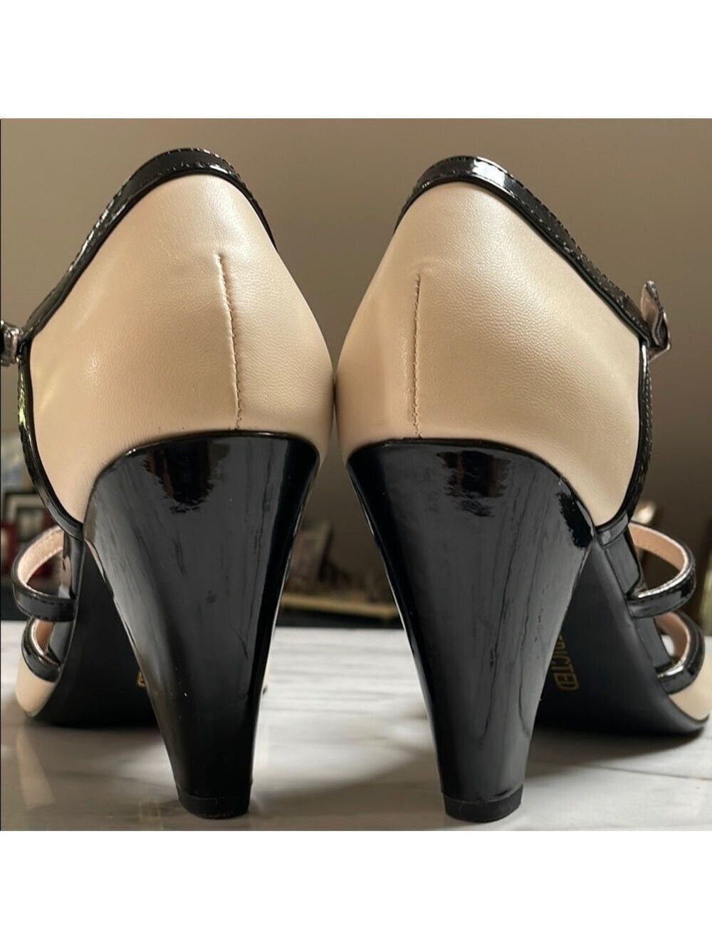 Vintage 1920s Flapper Cream and Black T-Strap Heels by “Restricted” size 7.5 - Picture 4 of 11
